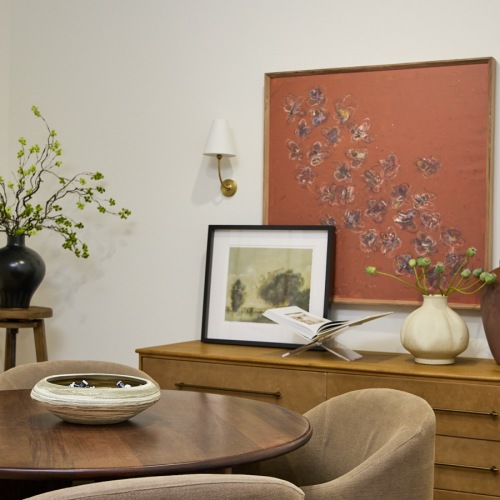 table with chairs 